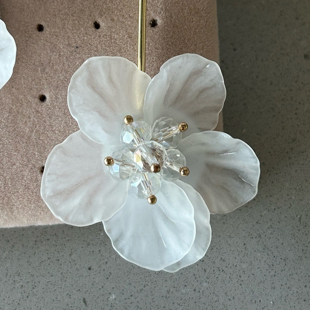 2 for 20 🌸white beaded pearl earrings - Picture 2 of 7